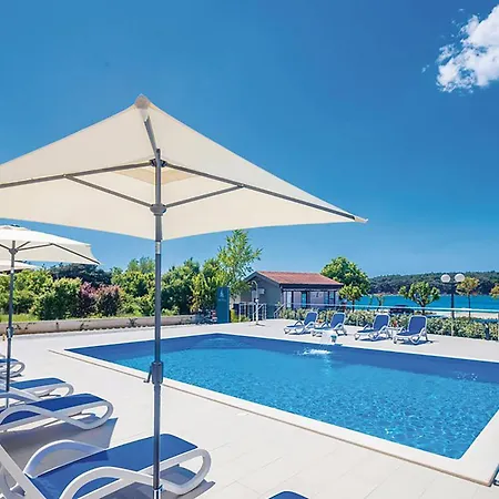 Beautiful In With House Sea View *