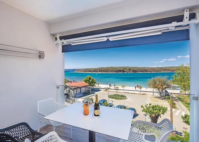 Beautiful In With House Sea View Punat