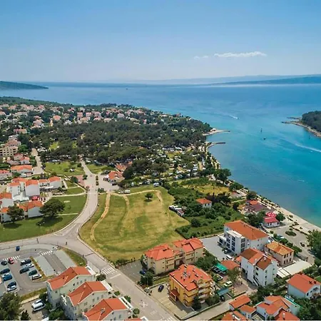 2 Bedroom Cozy Apartment In Punat Apartamento