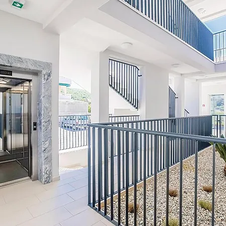 2 Bedroom Cozy Apartment In Punat Apartamento
