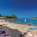 Lovely In With House Sea View Апартаменты *