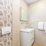 Апартаменты Lovely In With House Sea View Пунат