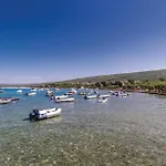 Lovely In With House Sea View Апартаменты