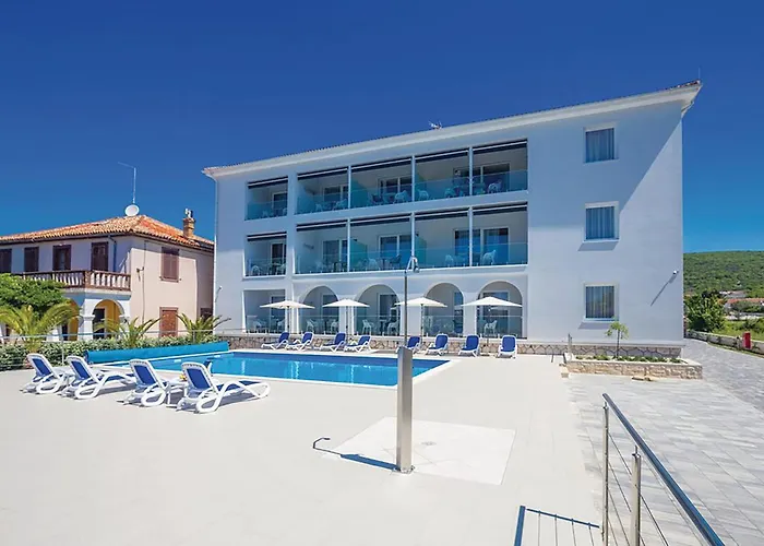 Beautiful In With House Sea View Apartment