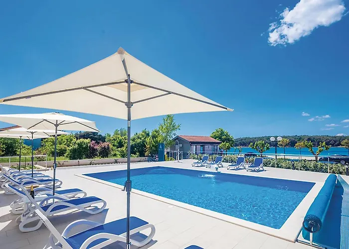 Beautiful In With House Sea View *